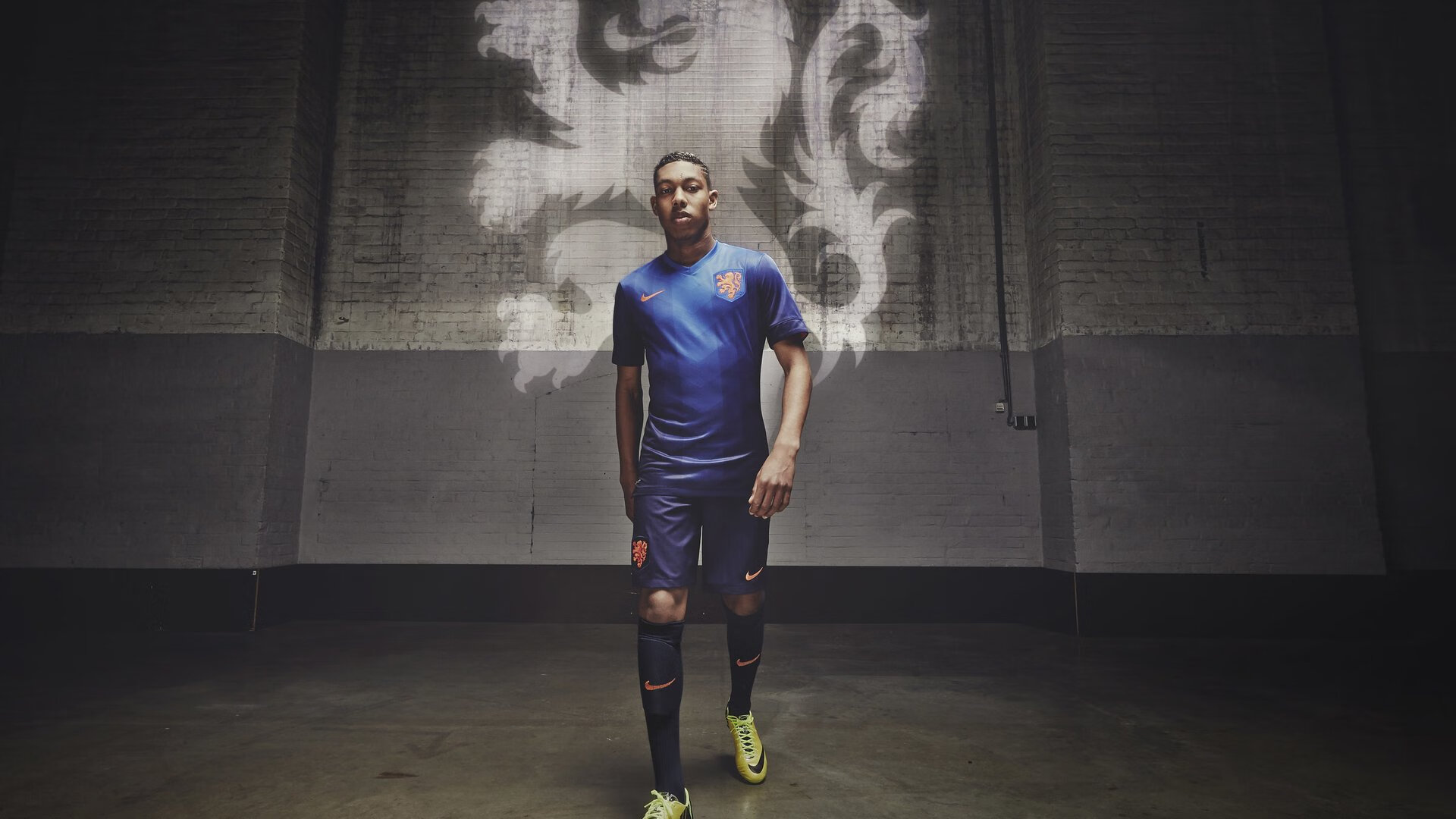 “飞盘竞技:三叉湖赛场成为空中运动爱好者的竞技圣地”